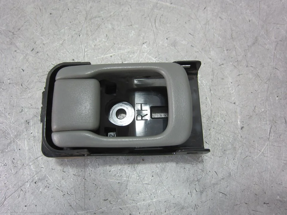 Foto de MANETA INTERIOR DELANTERA DERECHA NISSAN MICRA (K11) 1.0 16V CAT (54 CV / 40 KW)