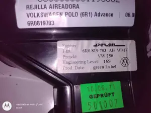 Foto de REJILLA AIREADORA VOLKSWAGEN POLO V (6R1) 1.2 TDI (75 CV / 55 KW) referencia 6R0819703 foto 4