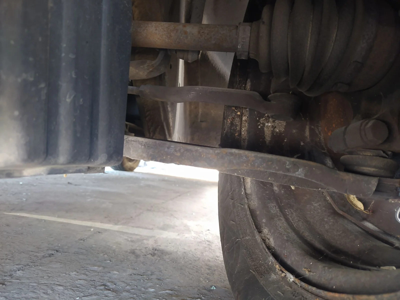 Foto de BRAZO SUSPENSION DELANTERO IZQUIERDO NISSAN NOTE (E11E) 1.4 CAT (88 CV / 65 KW)