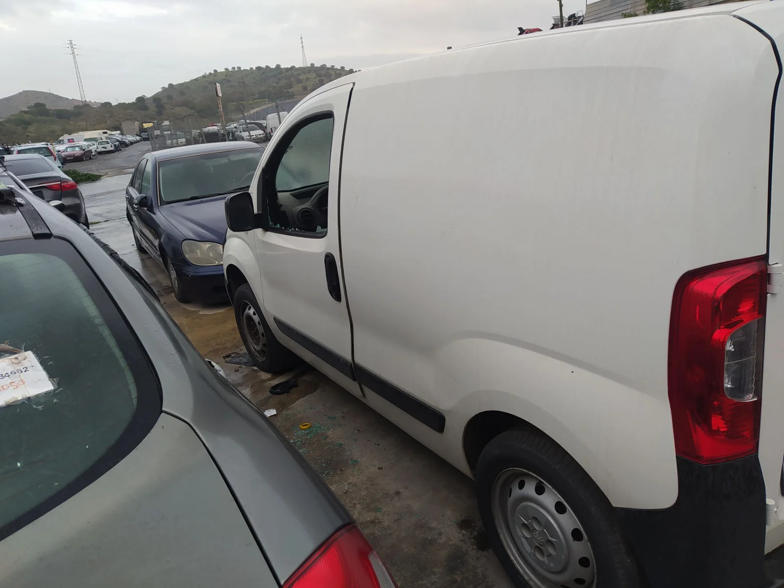 Foto de PUENTE TRASERO PEUGEOT BIPPER TEPEE 1.3 16V HDi FAP (75 CV / 55 KW)