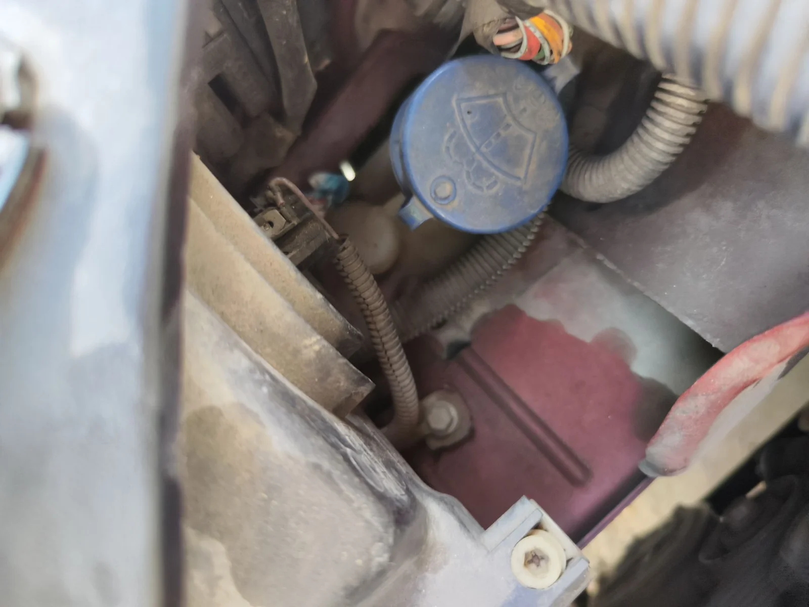 Foto de DEPOSITO LIMPIA PEUGEOT 206 1.4 (75 CV / 55 KW) referencia 643195