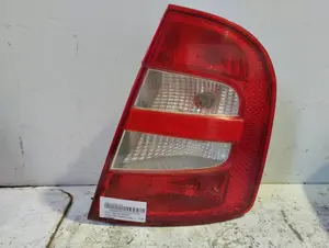 Foto de PILOTO TRASERO DERECHO SKODA FABIA (6Y2/6Y3) 1.2 12V (64 CV / 47 KW) referencia 6Y6945096