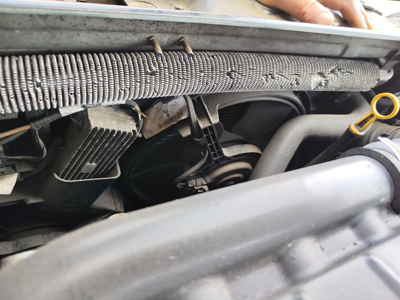 Foto de CONDENSADOR / RADIADOR AIRE ACONDICIONADO LAND ROVER FREELANDER (LN) 2.0 Td4 CAT (109 CV / 80 KW)