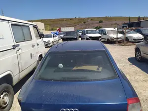 Foto de PORTON TRASERO AUDI A4 BERLINA (8E) 1.9 TDI (131 CV / 96 KW) referencia 8E5827023D