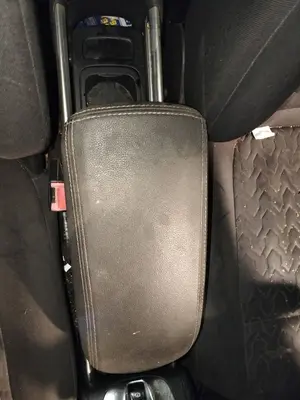 Foto de APOYABRAZOS CENTRAL OPEL MERIVA B