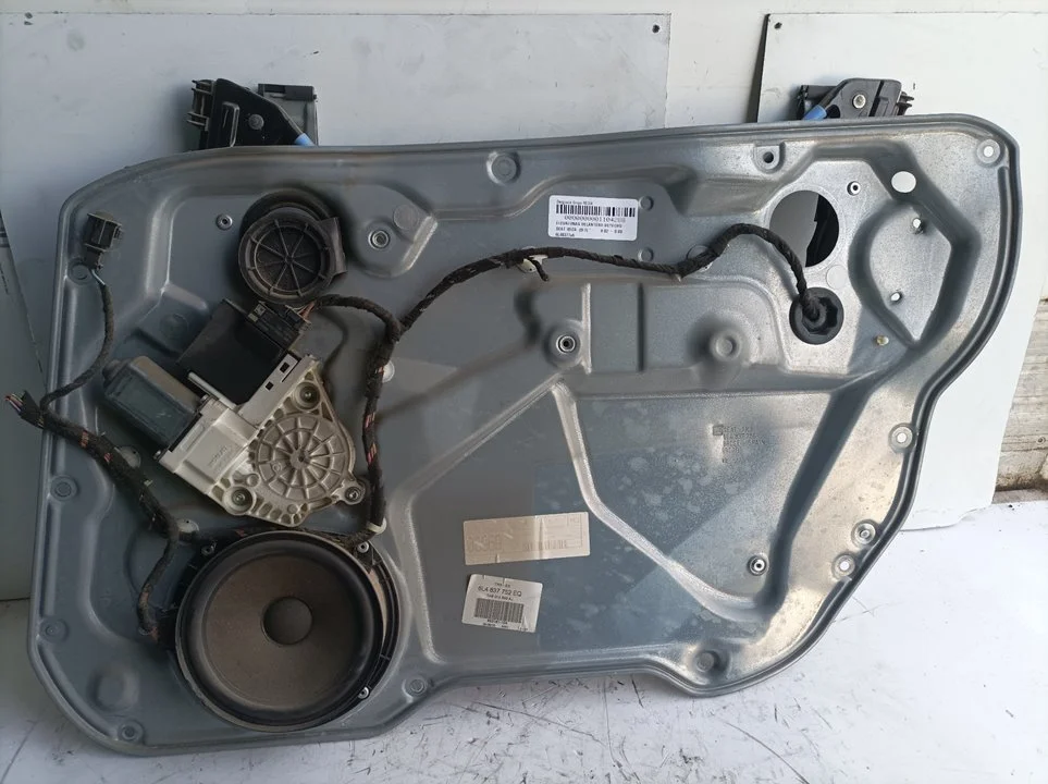 Foto de ELEVALUNAS DELANTERO DERECHO SEAT IBIZA (6L1) referencia 6L4837756