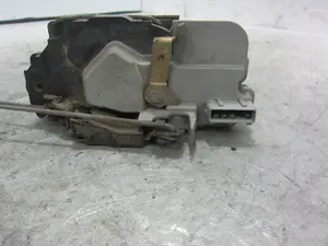 Foto de CERRADURA PUERTA TRASERA DERECHA PEUGEOT 206 1.4 HDi (68 CV / 50 KW) foto 3