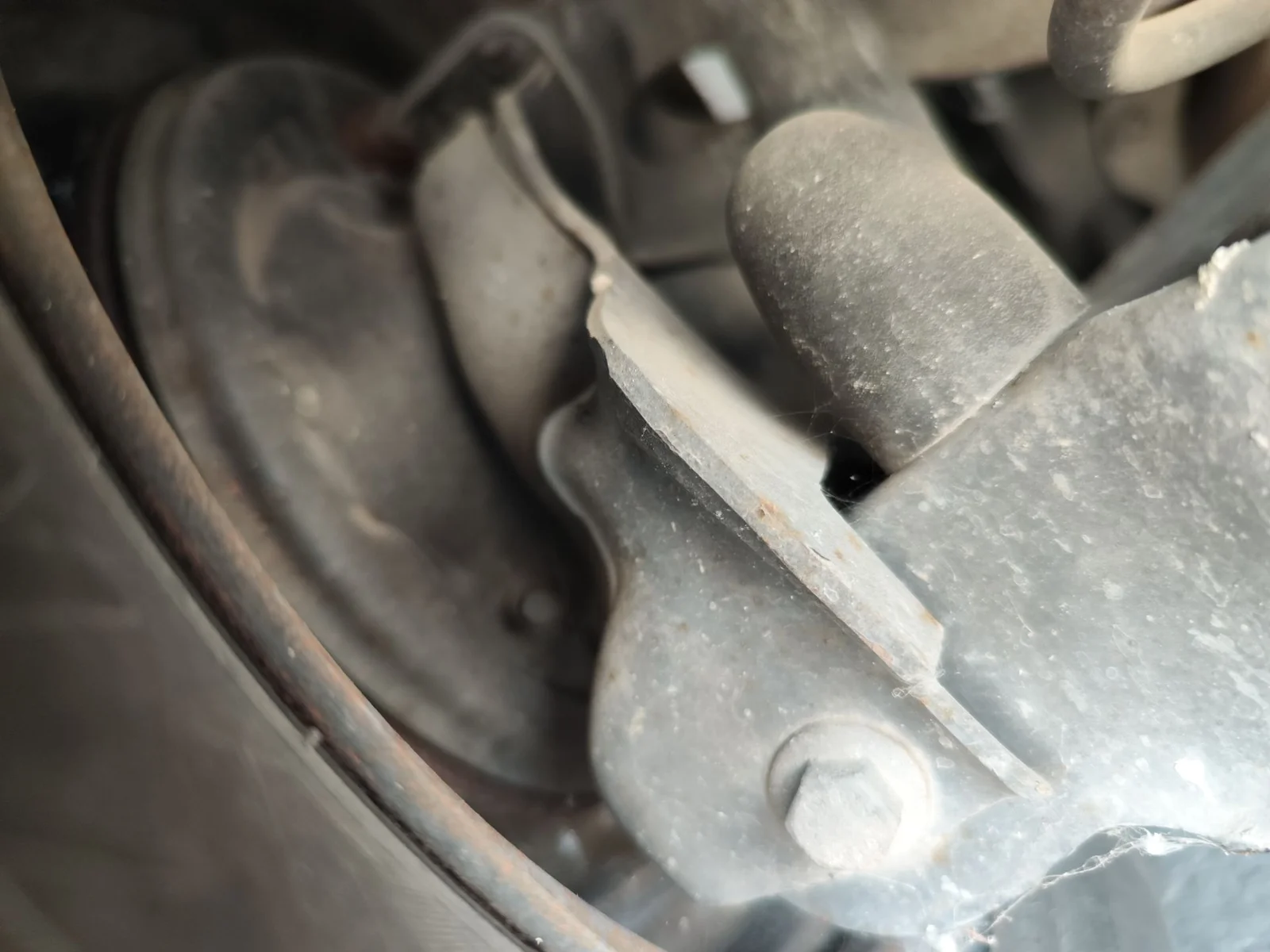 Foto de MANGUETA TRASERA IZQUIERDA FORD FOCUS BERLINA (CAK) 1.6 16V CAT (101 CV / 74 KW)