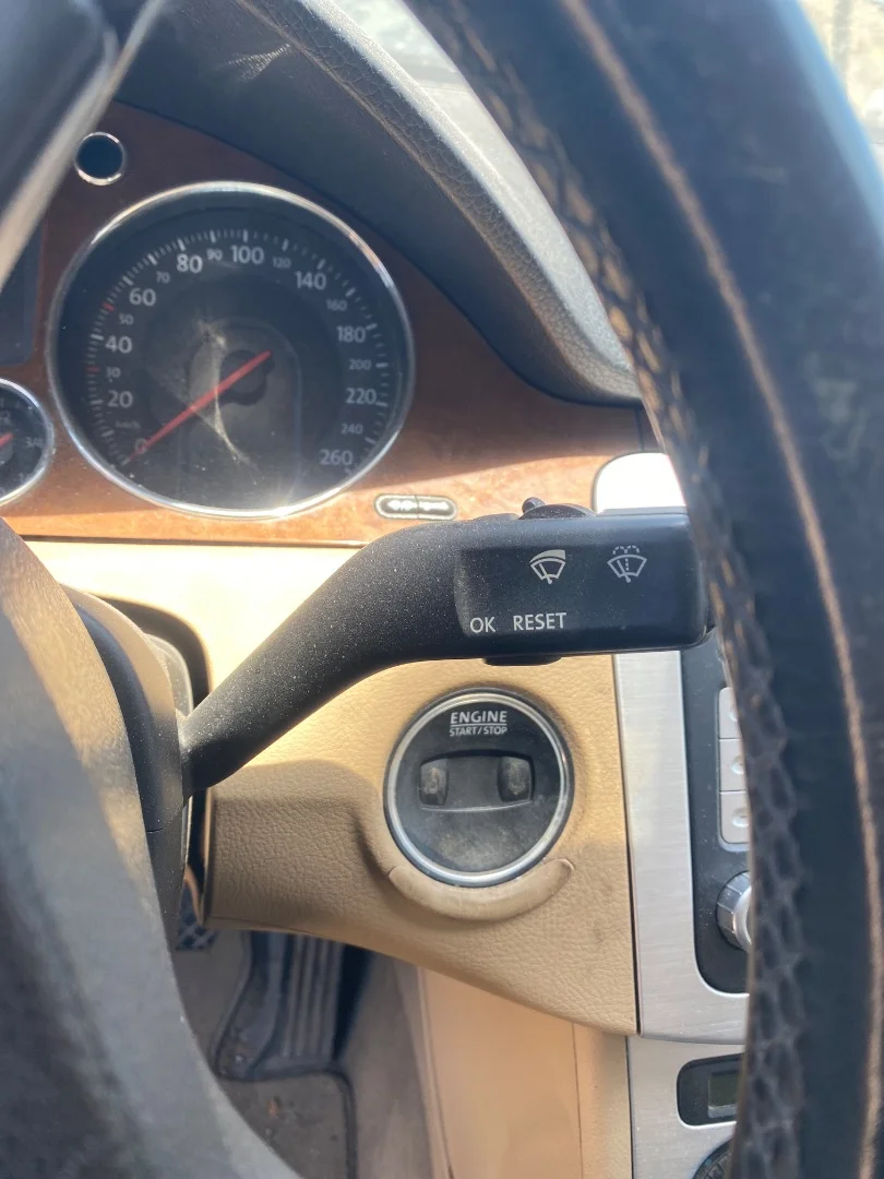 Foto de MANDO LIMPIA VOLKSWAGEN PASSAT BERLINA (3C2) 2.0 TDI (140 CV / 103 KW)
