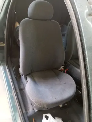 Foto de ASIENTO DELANTERO DERECHO FORD KA (CCQ) 1.3 CAT (50 CV / 37 KW) foto 2
