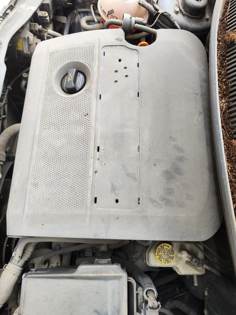 Foto de CAJA FILTRO AIRE VOLKSWAGEN POLO IV (9N1) 1.4 16V (75 CV / 55 KW) referencia 036129607DH