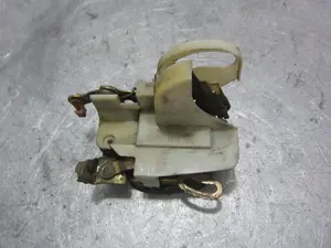 Foto de CERRADURA PUERTA DELANTERA DERECHA OPEL ASTRA F BERLINA referencia 90452374 foto 4