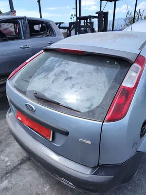 Foto de PORTON TRASERO FORD FOCUS BERLINA (CAP) 1.6 TDCi CAT (90 CV / 66 KW) referencia 1487316 foto 2