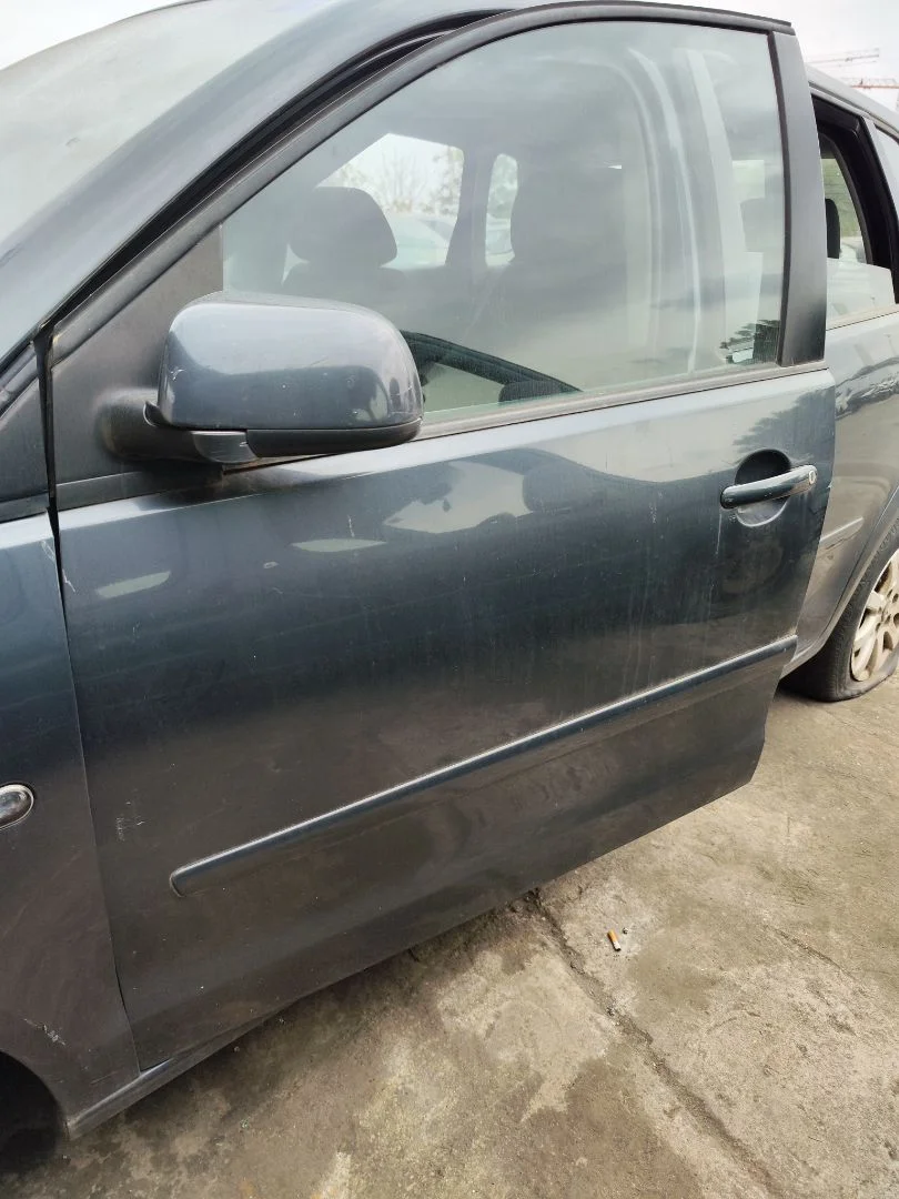 Foto de PUERTA DELANTERA IZQUIERDA VOLKSWAGEN POLO IV (9N1) 1.4 16V (75 CV / 55 KW) referencia 6Q4831055P