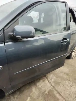 Foto de PUERTA DELANTERA IZQUIERDA VOLKSWAGEN POLO IV (9N1) 1.4 16V (75 CV / 55 KW) referencia 6Q4831055P
