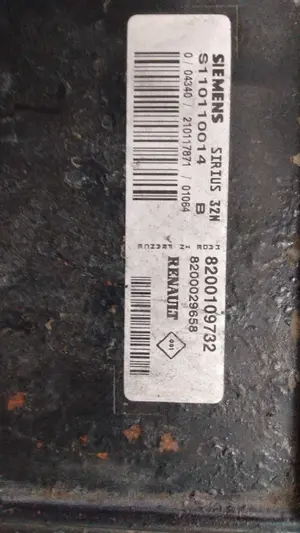 Foto de CENTRALITA MOTOR UCE RENAULT CLIO II FASE I (B/CB0) referencia 8200109732 foto 3