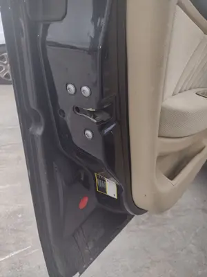 Foto de CERRADURA PUERTA DELANTERA IZQUIERDA ALFA ROMEO 159 (140) 1.9 JTD (M) 16V CAT (150 CV / 110 KW)