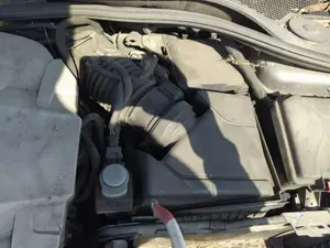 Foto de CAJA RELES / FUSIBLES RENAULT LAGUNA III COUPE 2.0 dCi Diesel FAP (150 CV / 110 KW)