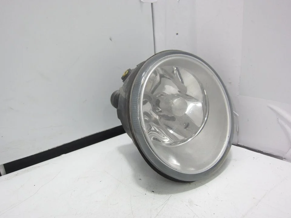 Foto de FARO ANTINIEBLA DERECHO RENAULT MEGANE I FASE 2 COUPE (DA...) 1.6 (107 CV / 79 KW) referencia 7700420127