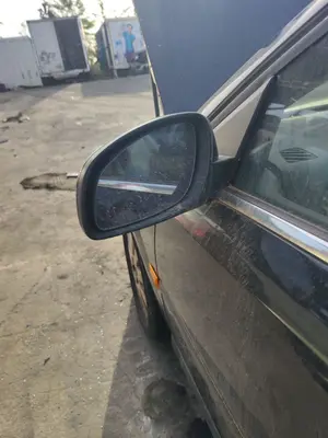 Foto de RETROVISOR IZQUIERDO OPEL VECTRA C BERLINA 2.2 16V DTI CAT (Y 22 DTR / L50) (125 CV / 92 KW)