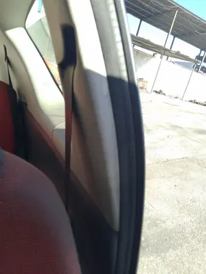 Foto de CINTURON SEGURIDAD DELANTERO IZQUIERDO PEUGEOT 107 1.0 CAT (384F) (68 CV / 50 KW)