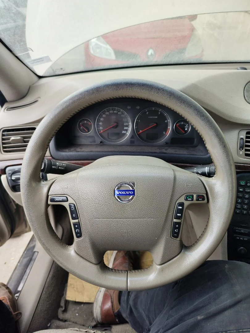 Foto de VOLANTE VOLVO S80 BERLINA 2.4 Diesel (131 CV / 96 KW)