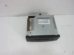Foto de SISTEMA AUDIO / RADIO CD PEUGEOT 206 1.4 (75 CV / 55 KW) referencia 96545978XT00 foto 6