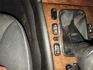 Foto de MANDO ELEVALUNAS DELANTERO IZQUIERDO MERCEDES-BENZ CLASE E (BM 210) BERLINA