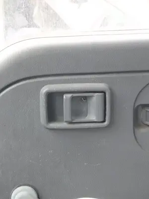 Foto de MANETA INTERIOR DELANTERA DERECHA NISSAN CABSTAR E 3.0 Diesel (120 CV / 88 KW)