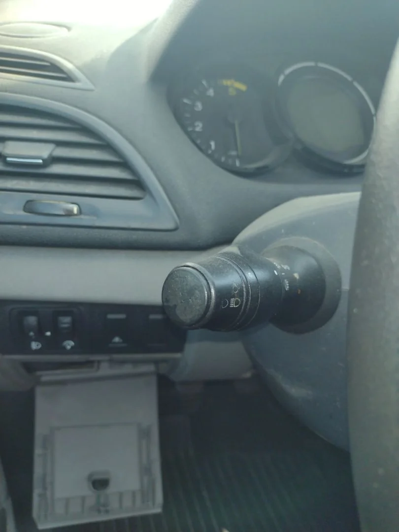 Foto de MANDO LUCES RENAULT MEGANE III BERLINA 5P 1.5 dCi Diesel CAT (86 CV / 63 KW) referencia 255670016R