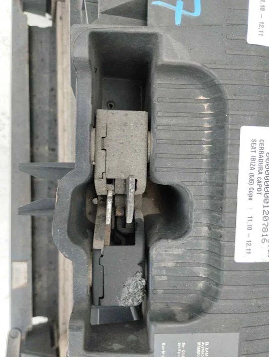 Foto de CERRADURA CAPO SEAT IBIZA BERLINA (6J5) 1.6 TDI (105 CV / 77 KW)