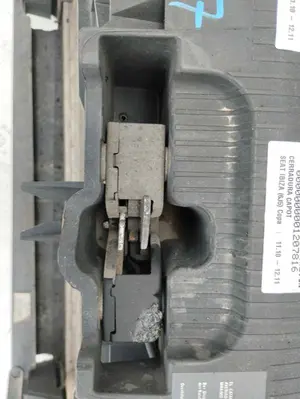 Foto de CERRADURA CAPO SEAT IBIZA BERLINA (6J5) 1.6 TDI (105 CV / 77 KW)