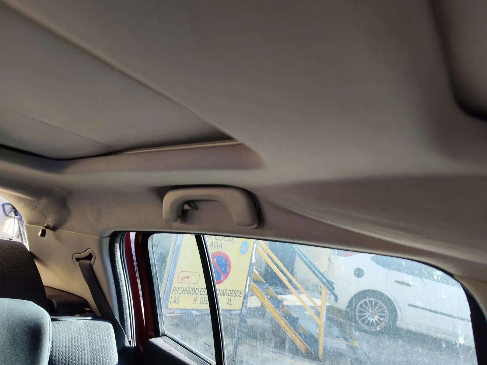 Foto de ASIDERO TECHO TRASERO IZQUIERDO RENAULT MEGANE II BERLINA 5P 1.5 dCi Diesel (106 CV / 78 KW)