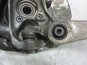 Foto de BRAZO SUSPENSION INFERIOR DELANTERO DERECHO PORSCHE CAYENNE (TIPO 92A) referencia 7P0407152E foto 4