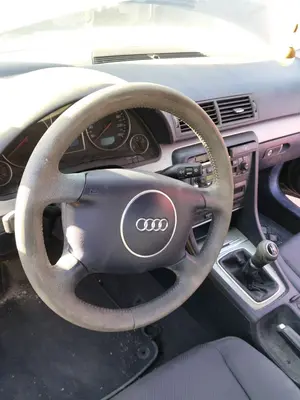 Foto de VOLANTE AUDI A4 BERLINA (8E) 1.9 TDI (131 CV / 96 KW) referencia 8E0419091BFFKZ