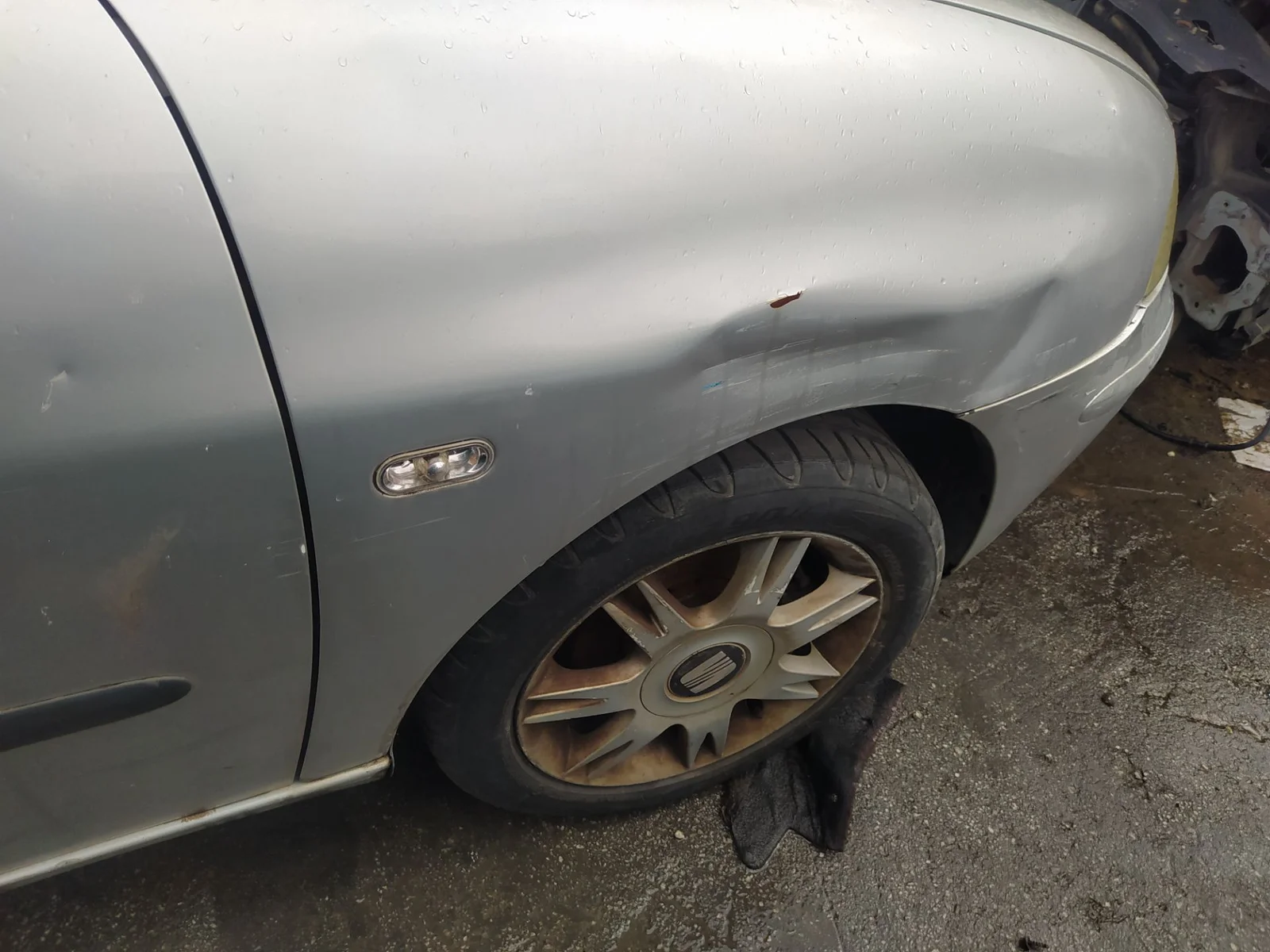 Foto de PASO RUEDA DELANTERO DERECHO SEAT CORDOBA BERLINA (6L2) 1.4 16V (101 CV / 74 KW) referencia 6L0809958D