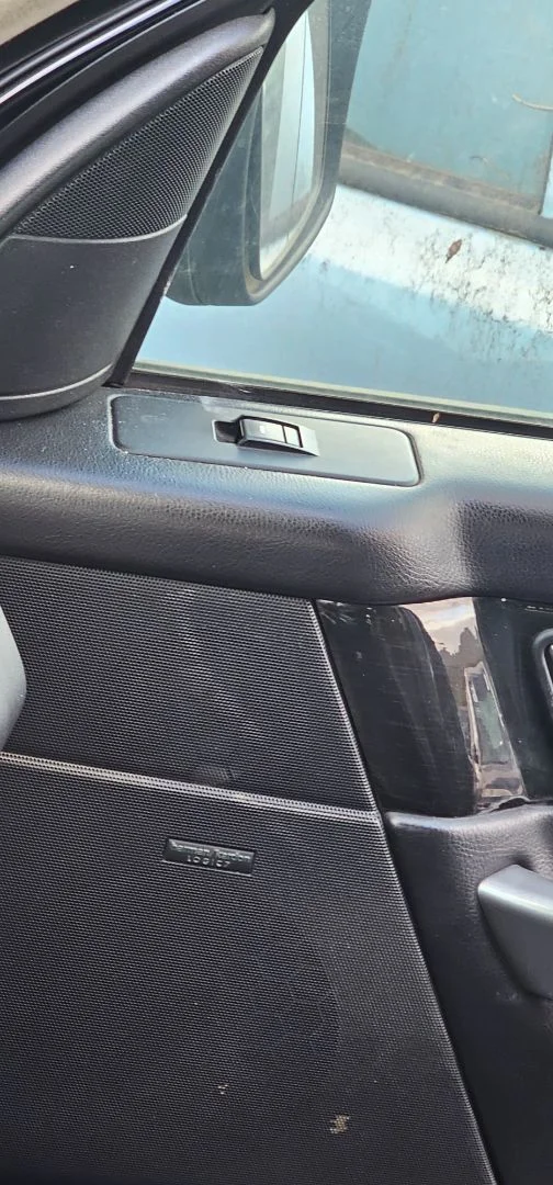 Foto de MANDO ELEVALUNAS DELANTERO DERECHO LAND ROVER RANGE ROVER SPORT 3.6 TD V8 (272 CV / 200 KW)
