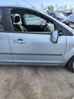 Foto de PUERTA DELANTERA DERECHA FORD FOCUS BERLINA (CAP) 1.8 TDCi Turbodiesel CAT (116 CV / 85 KW) foto 2