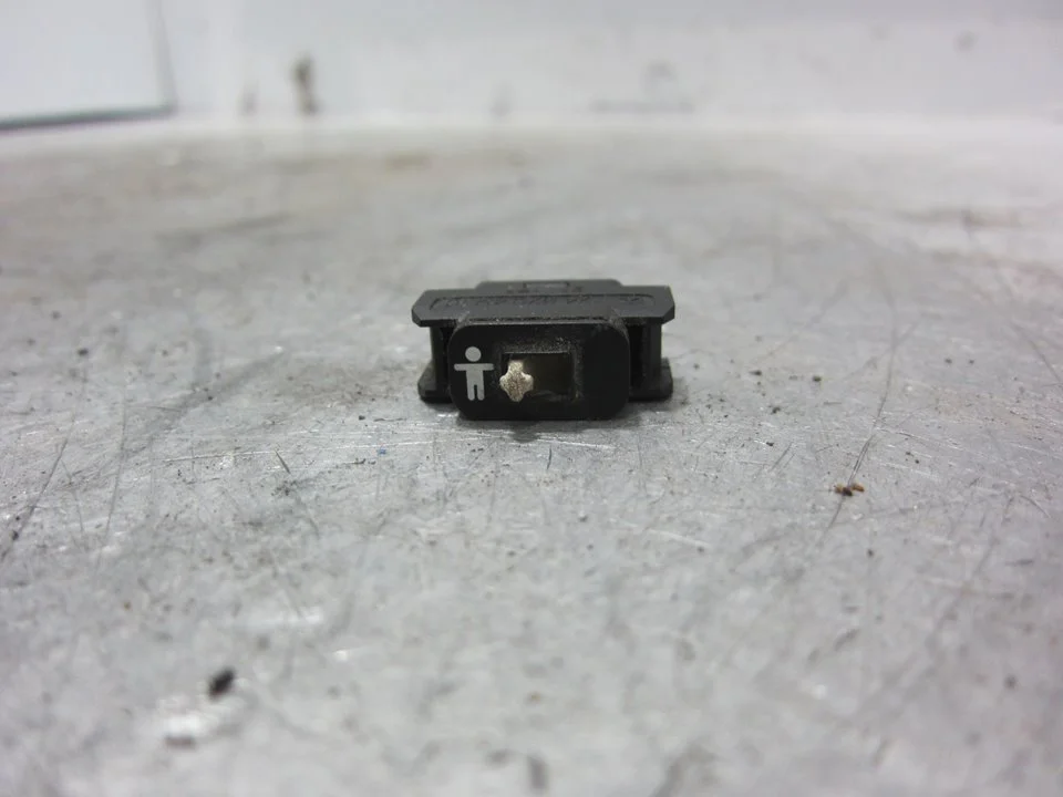 Foto de INTERRUPTOR MERCEDES-BENZ CLASE 124 (BM 124) BERLINA 3.0 CAT (180 CV / 132 KW) referencia 1248204910