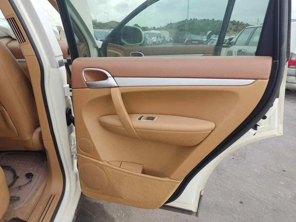 Foto de GUARNECIDO PUERTA TRASERA DERECHA PORSCHE CAYENNE (TIPO 92A) 3.0 V6 TDI CAT (239 CV / 176 KW)