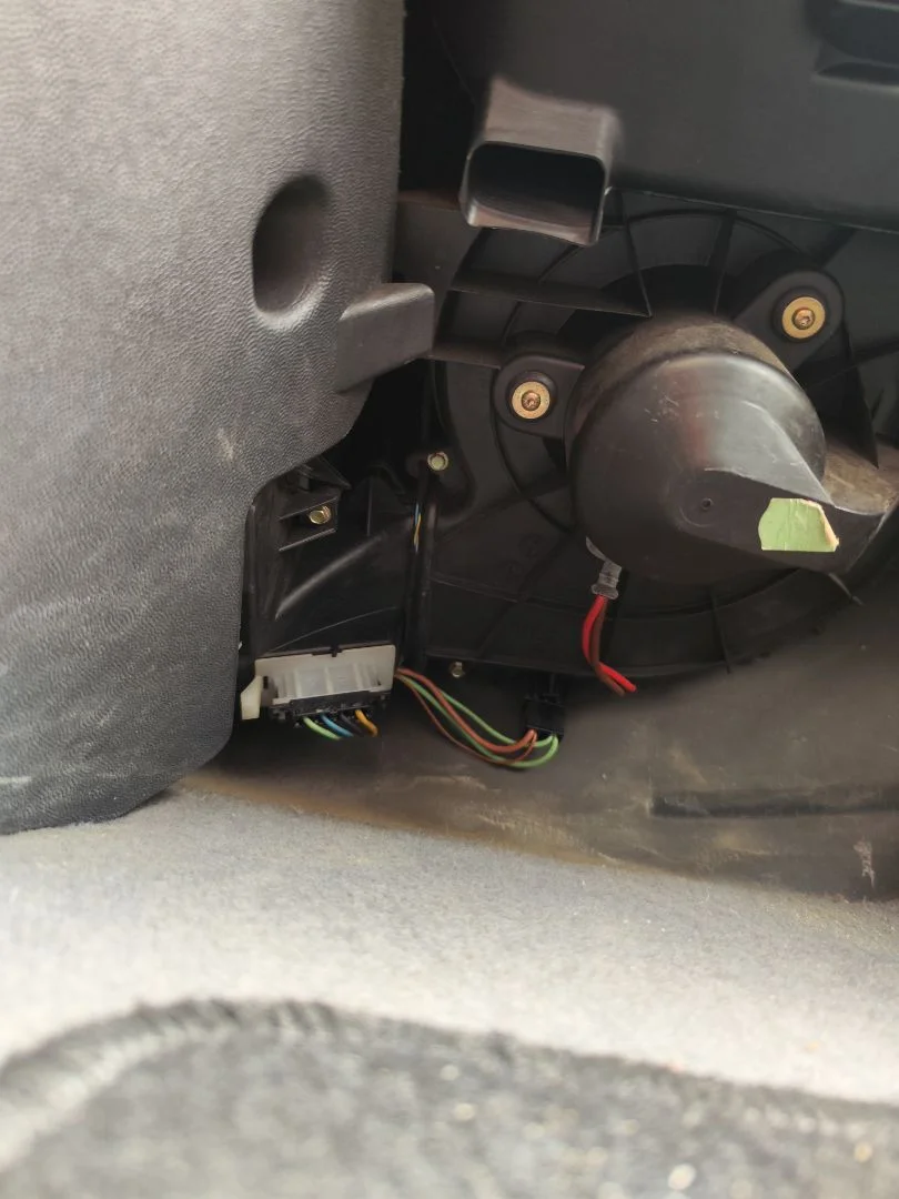 Foto de VENTILADOR CALEFACCION OPEL CORSA C 1.2 16V CAT (Z 12 XEP / LB4) (80 CV / 59 KW)