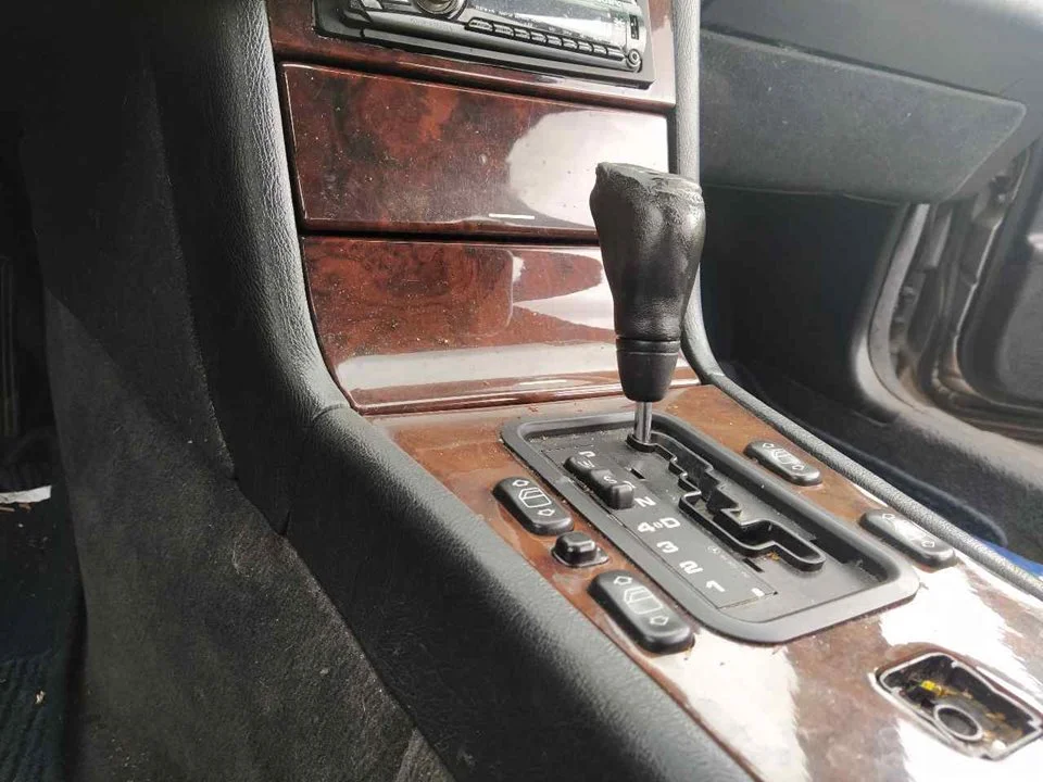 Foto de PALANCA CAMBIO MERCEDES-BENZ CLASE E (BM 210) BERLINA 2.3 16V CAT (150 CV / 110 KW)