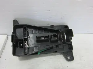 Foto de CAJA RELES / FUSIBLES LAND ROVER FREELANDER (LN)(01.1998) 1.8 CAT (120 CV / 88 KW) foto 2