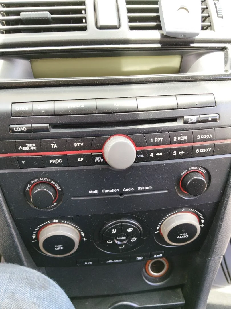 Foto de SISTEMA AUDIO / RADIO CD MAZDA 3 BERLINA (BK) 1.6 16V CAT (105 CV / 77 KW)