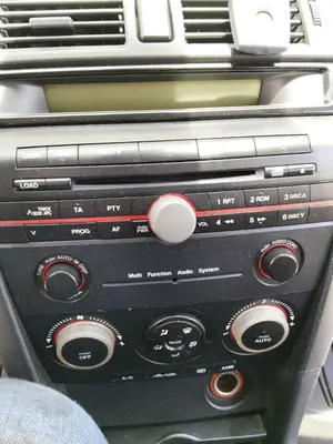 Foto de SISTEMA AUDIO / RADIO CD MAZDA 3 BERLINA (BK) 1.6 16V CAT (105 CV / 77 KW)