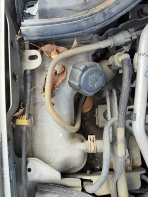 Foto de DEPOSITO EXPANSION RENAULT SCENIC II (JM) 1.5 dCi Diesel (101 CV / 74 KW) referencia 7701474499 foto 11