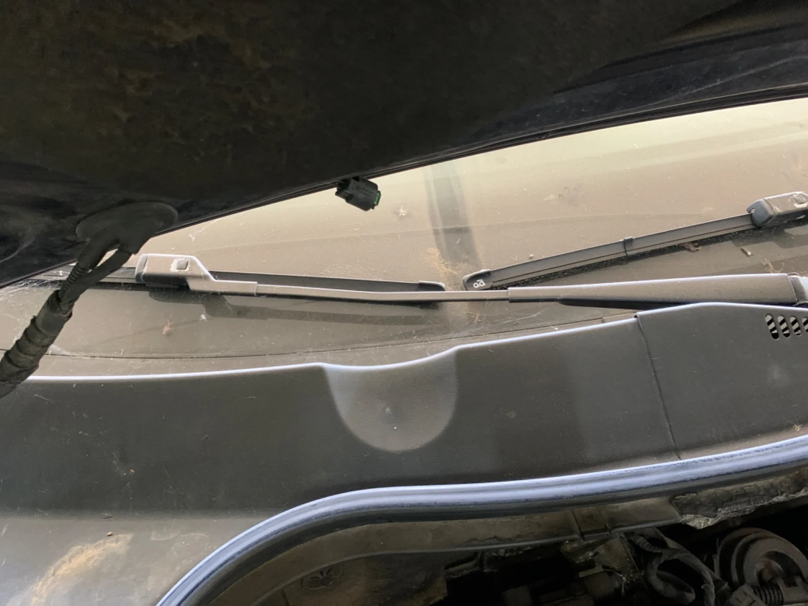 Foto de BRAZO LIMPIA DELANTERO DERECHO VOLKSWAGEN PASSAT VARIANT (3C5) 2.0 TDI (140 CV / 103 KW) referencia 3C1955410B