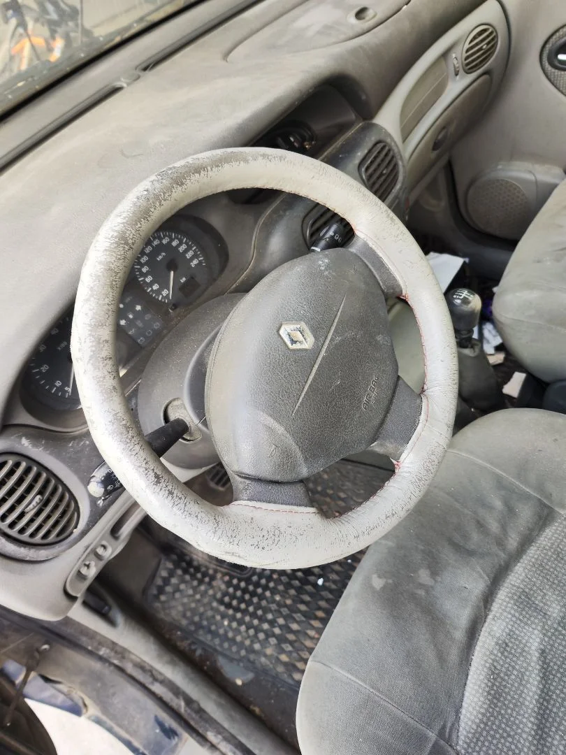 Foto de VOLANTE RENAULT SCENIC I (JA...) 1.9 dCi Diesel CAT (102 CV / 75 KW) referencia 7700429734
