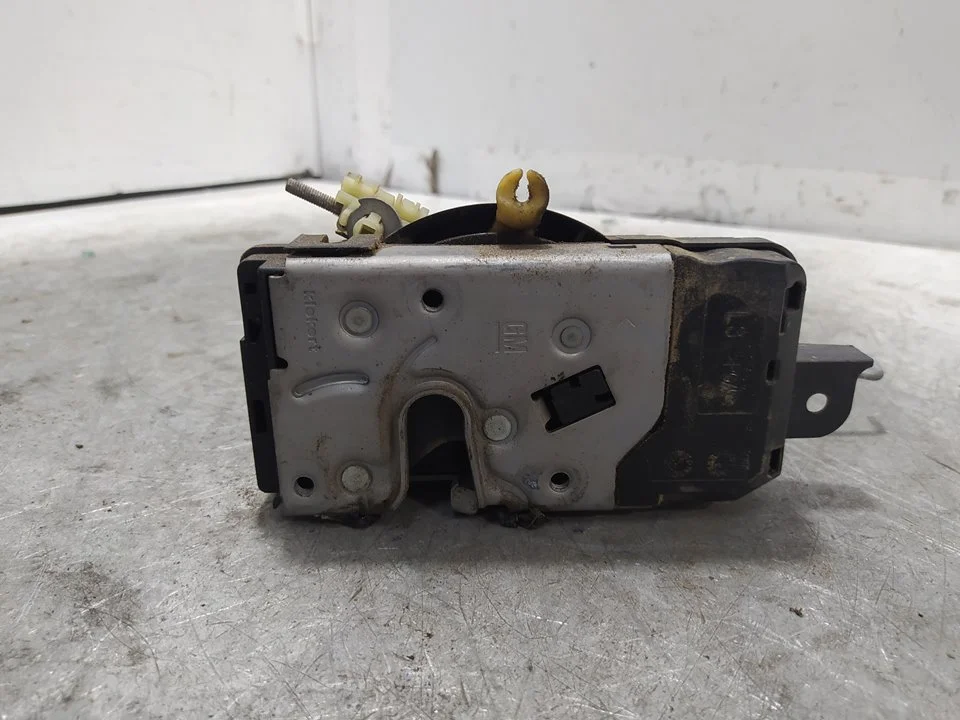 Foto de CERRADURA PUERTA DELANTERA IZQUIERDA OPEL ZAFIRA B 1.7 16V CDTI (110 CV / 81 KW) referencia 13210748