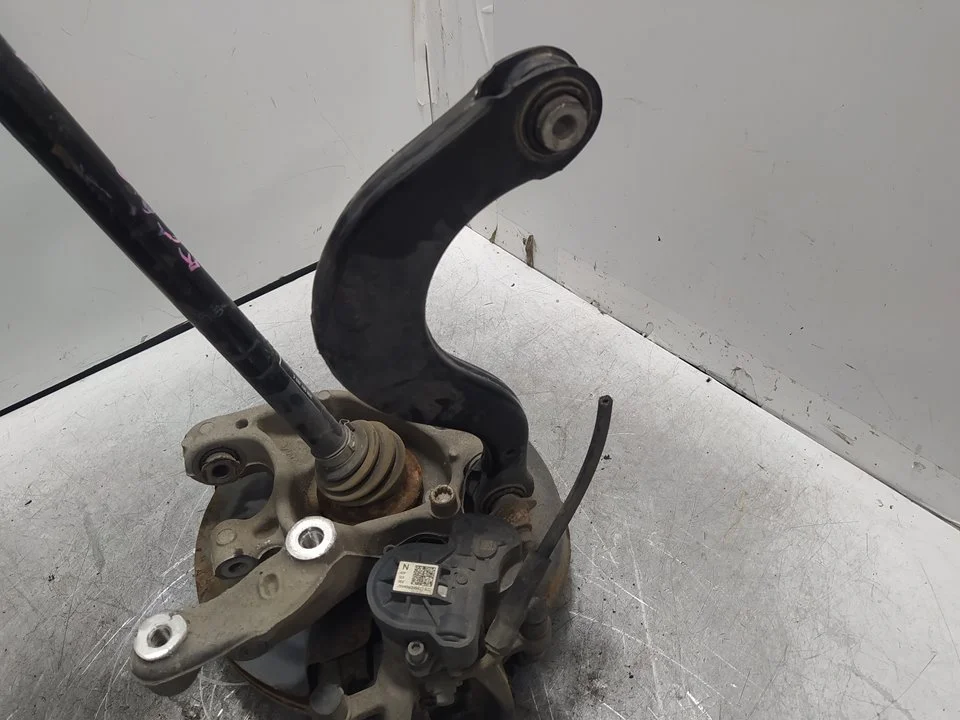 Foto de BRAZO SUSPENSION TRASERO IZQUIERDO VOLKSWAGEN TIGUAN (AD1) 2.0 TDI DPF (239 CV / 176 KW) referencia 5Q0505323C